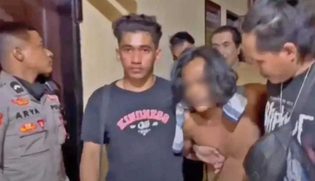 Ribut soal duluan ayam atau telur, pria ini bunuh temannya. (dok. inews)