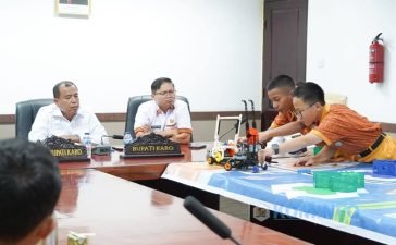 Bupati Karo Berangkatkan Peserta Kompetisi Robotik Nasional di Bandung