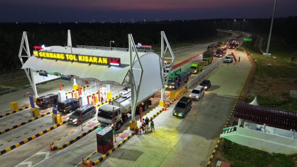 Tol Kuala Tanjung Indrapura.