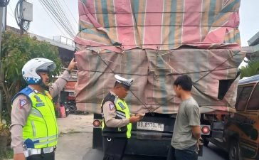 Satlantas Polres Tanah Karo Gelar Sosialisasi Bahaya Kendaraan ODOL di Kabanjahe