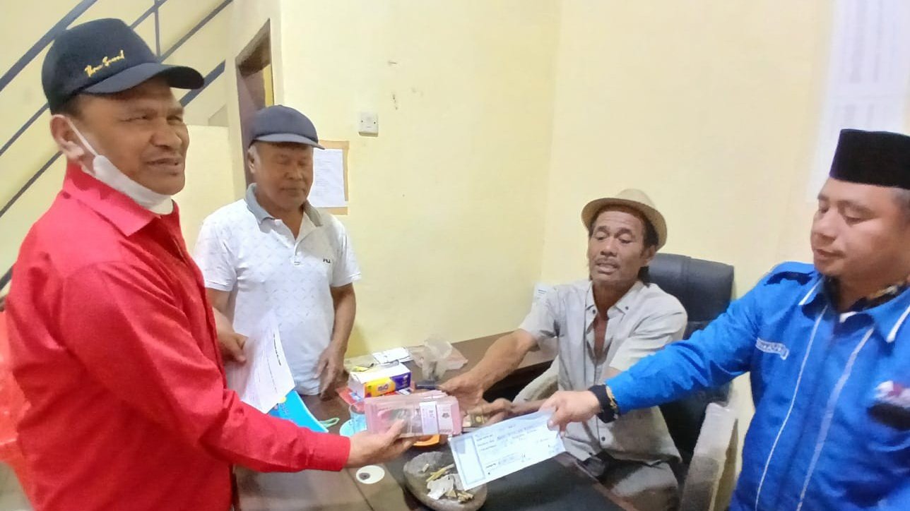 DMI Karo Serahkan Bantuan Dana Pembebasan Lahan Masjid Barus Julu